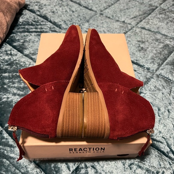 KENNETH COLE REACTION women suede ankle boots/burgundy size 6 - Picture 7 of 11